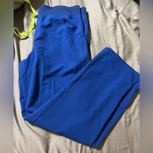 Kade figs scrub bottoms